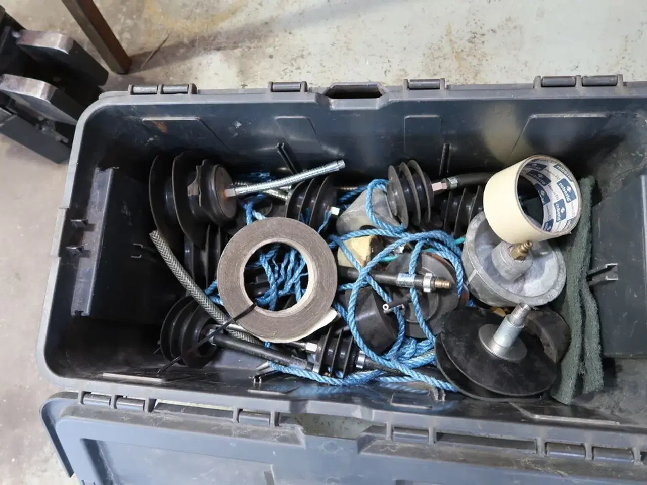 Billede 2 - Kasse med div. Værktøj