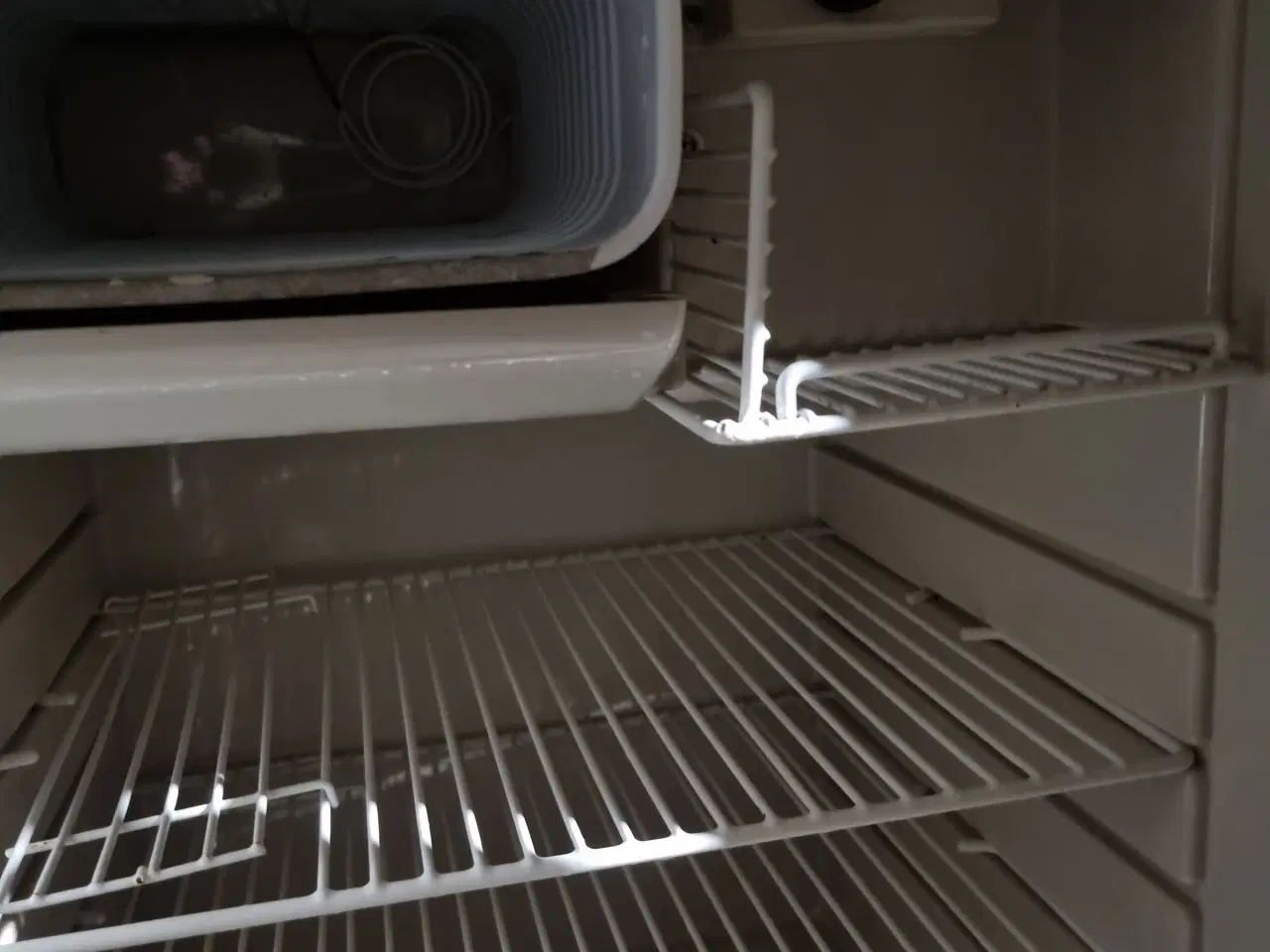 Billede 3 - 12v køleskab m lille fryser 