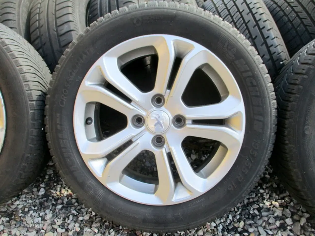 Billede 4 - 16" Peugeot 4X108 ET23 195/55/16" helårsdæk