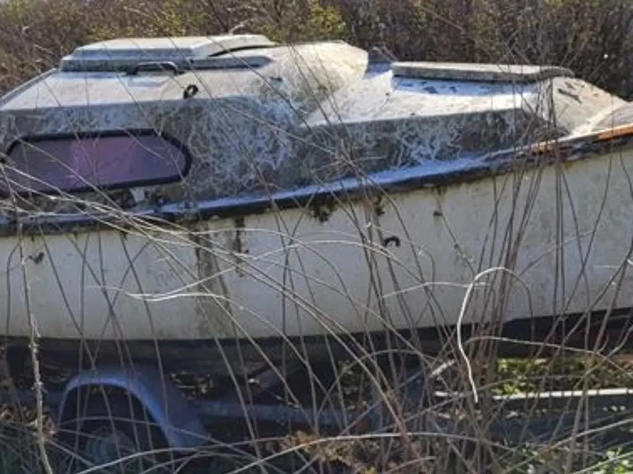 Billede 3 - Gammel fiber båd med sænkekøl gives væk