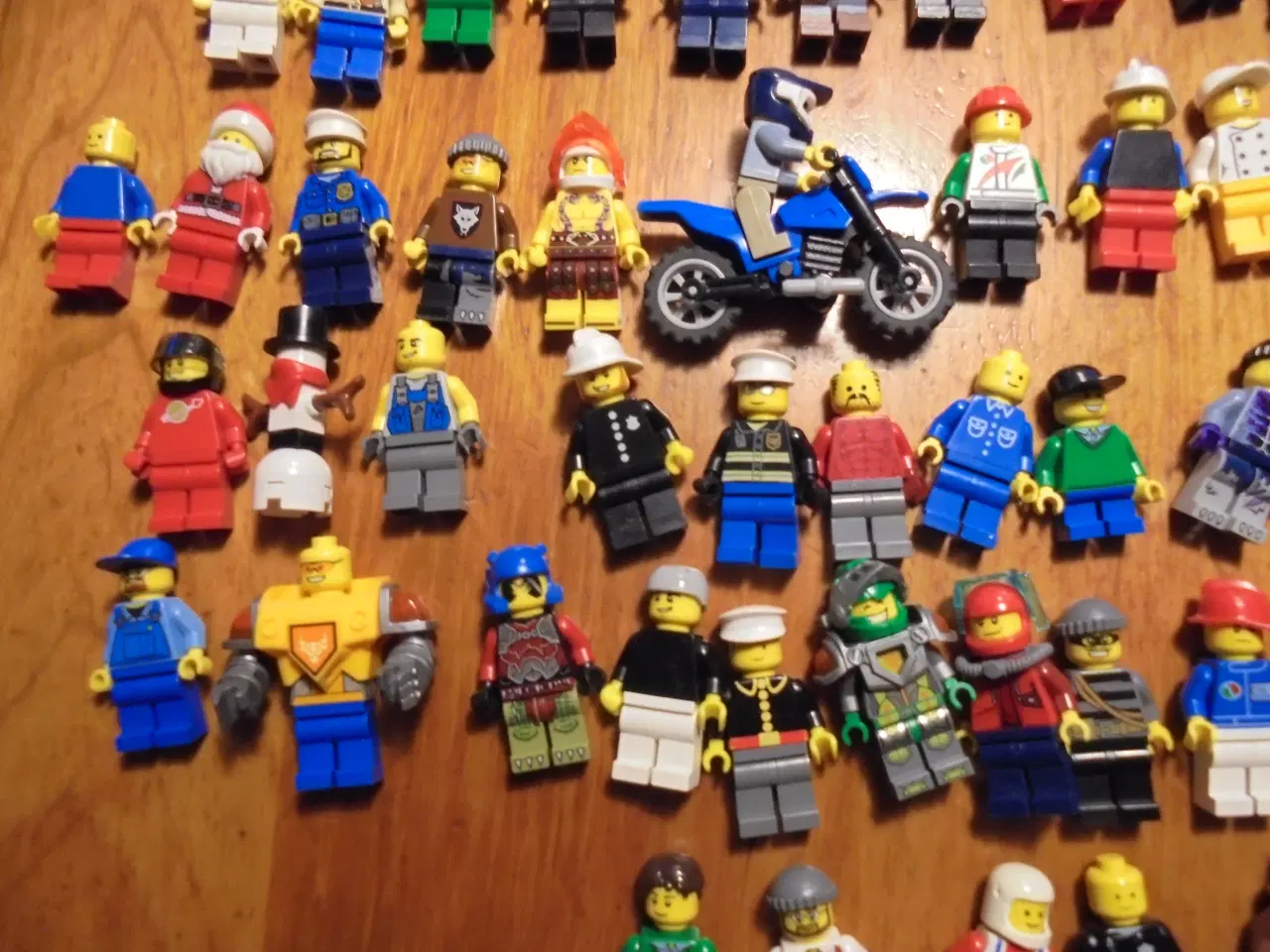 Billede 3 - 125 forskellige Lego figurer