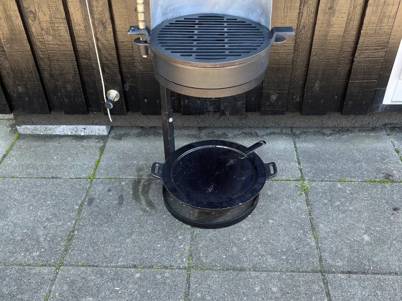 Billede 1 - Støbejerns grill med indstilling højfe