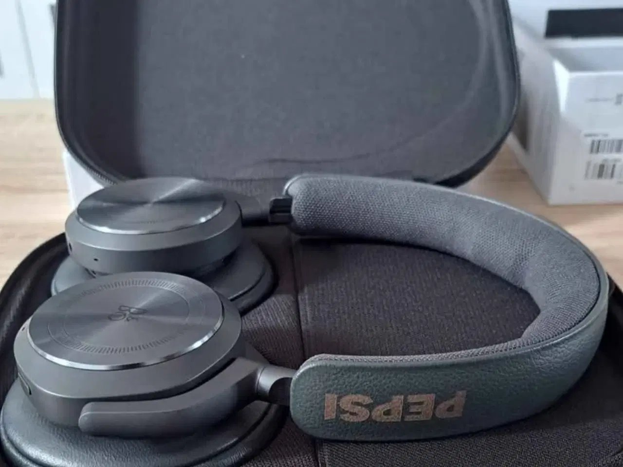 Billede 4 - B&O BEOPLAY HX: PEPSI EDITION. Headset Helt ny