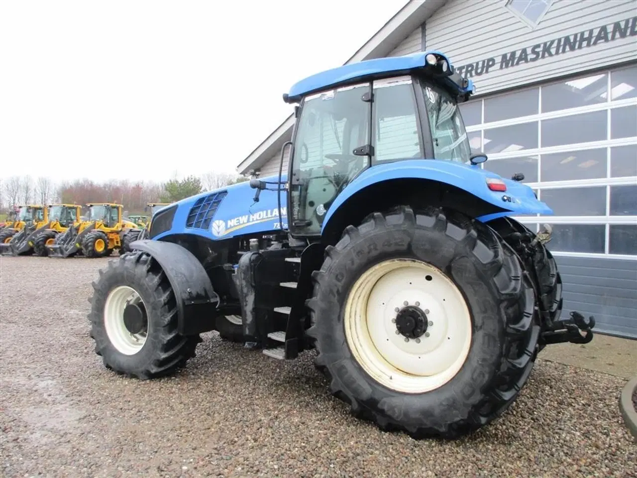 Billede 10 - New Holland T8.390 Med fin 600/70R30 og 710/70R42 dæk montering på.