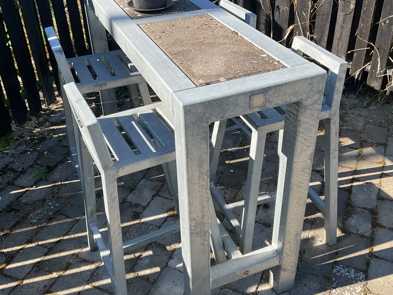 Billede 1 - A2 Living barbord m/4 barstole i galvaniseret jern