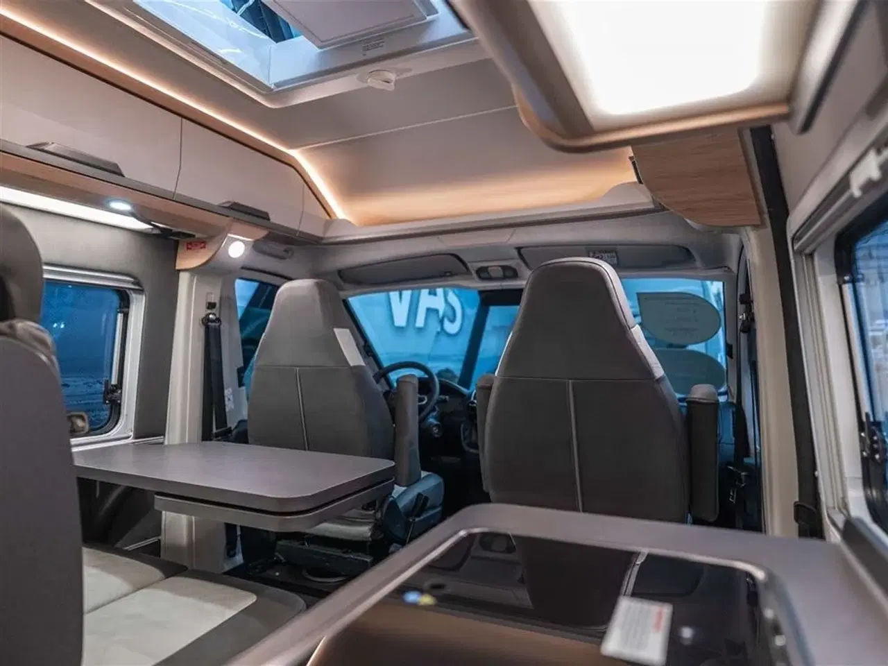 Billede 3 - 2026 - Knaus Boxlife 600 ME Platinum Selection   van under 6 meter med langsgående seng