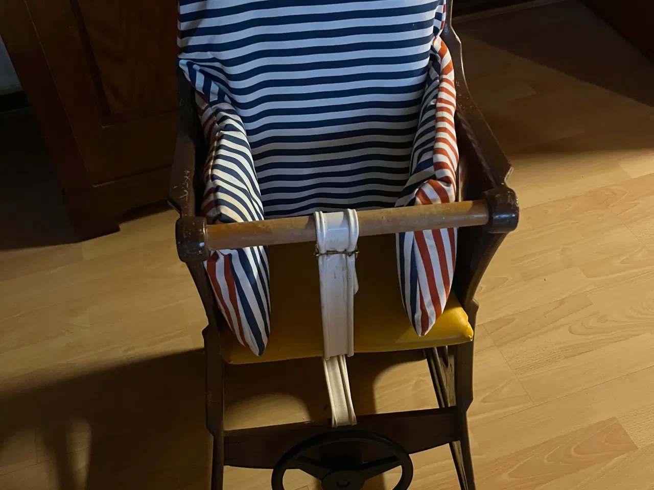 Billede 1 - Hokus pokus høj stol til børn retro