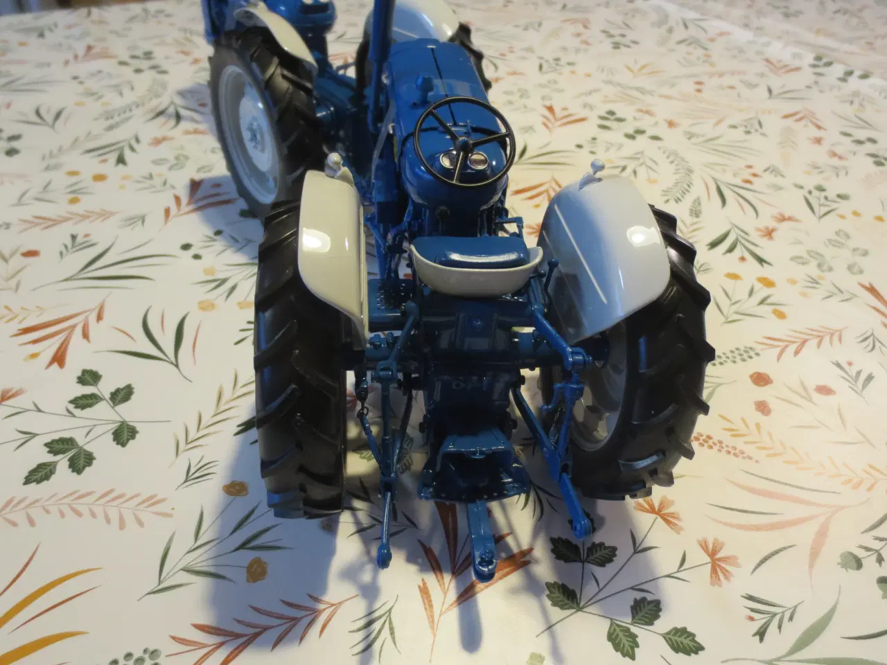 Billede 3 - 1 stk Modeltraktor Fordson Super Major Tandem 