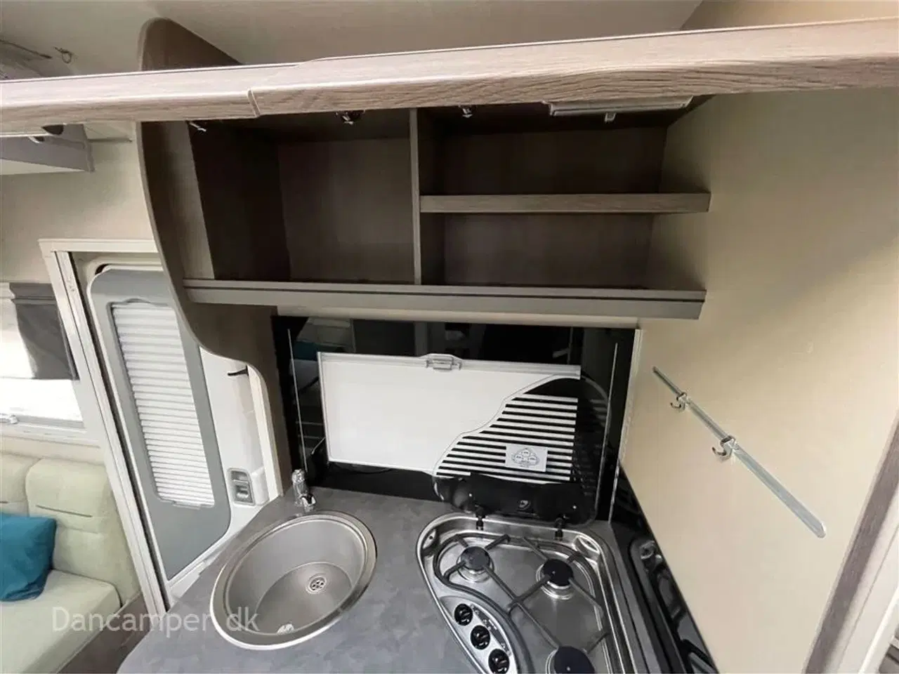 Billede 17 - 2019 - Chausson Titanium 767    Enkeltsenge, lounge-indretning, 170Hk Ford, AUT - Lihium Super B bodelsbatteri, Solceller, Michelin helårsdæk.