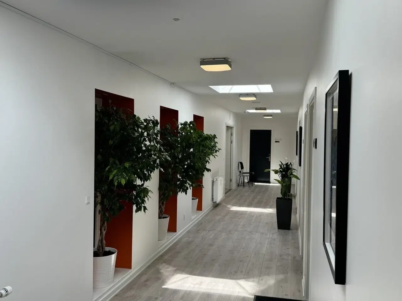 Billede 10 - Velbeliggende kontorer/butiks-/behandlerlokaler/co-workingspace og lager.