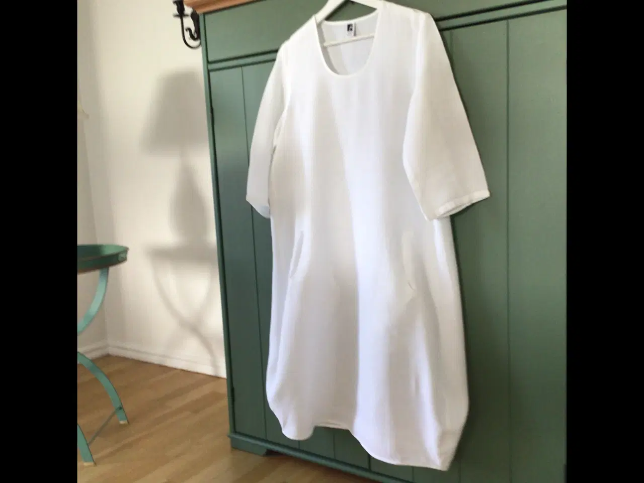 Billede 4 - Lækker hvid hørkjole fra Masai