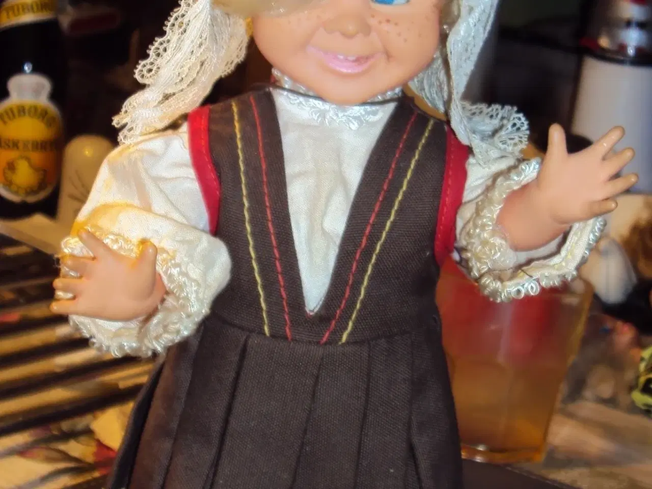 Billede 1 - tjorven dukke 