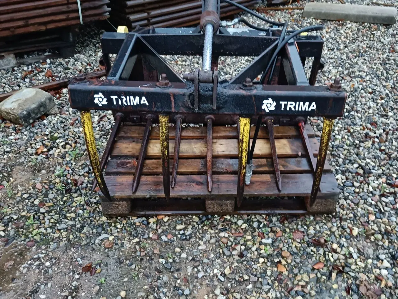 Billede 4 - Trima overfaldsgreb har siddet på en Uniloader