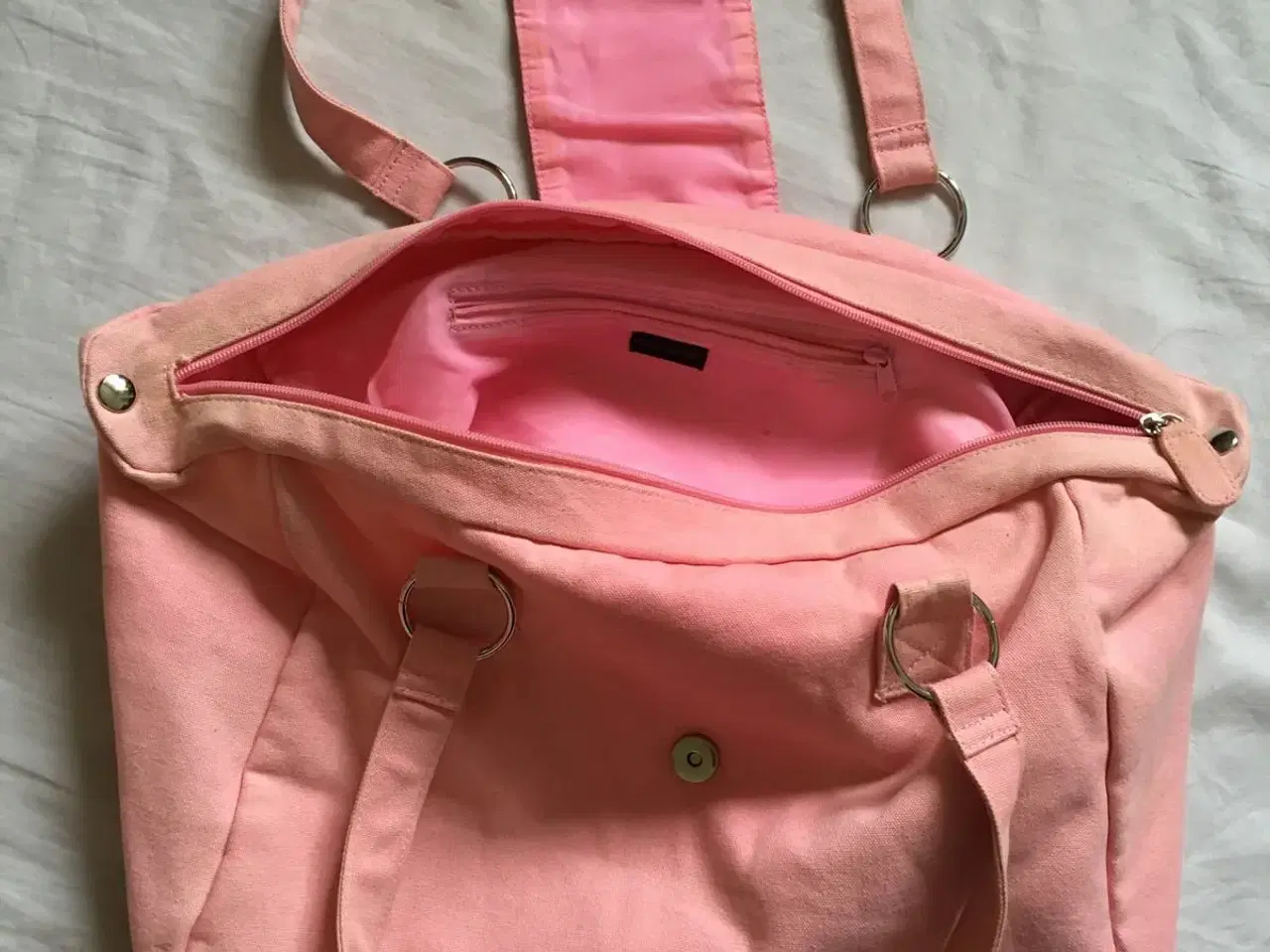 Billede 4 - Stor pink taske til salg