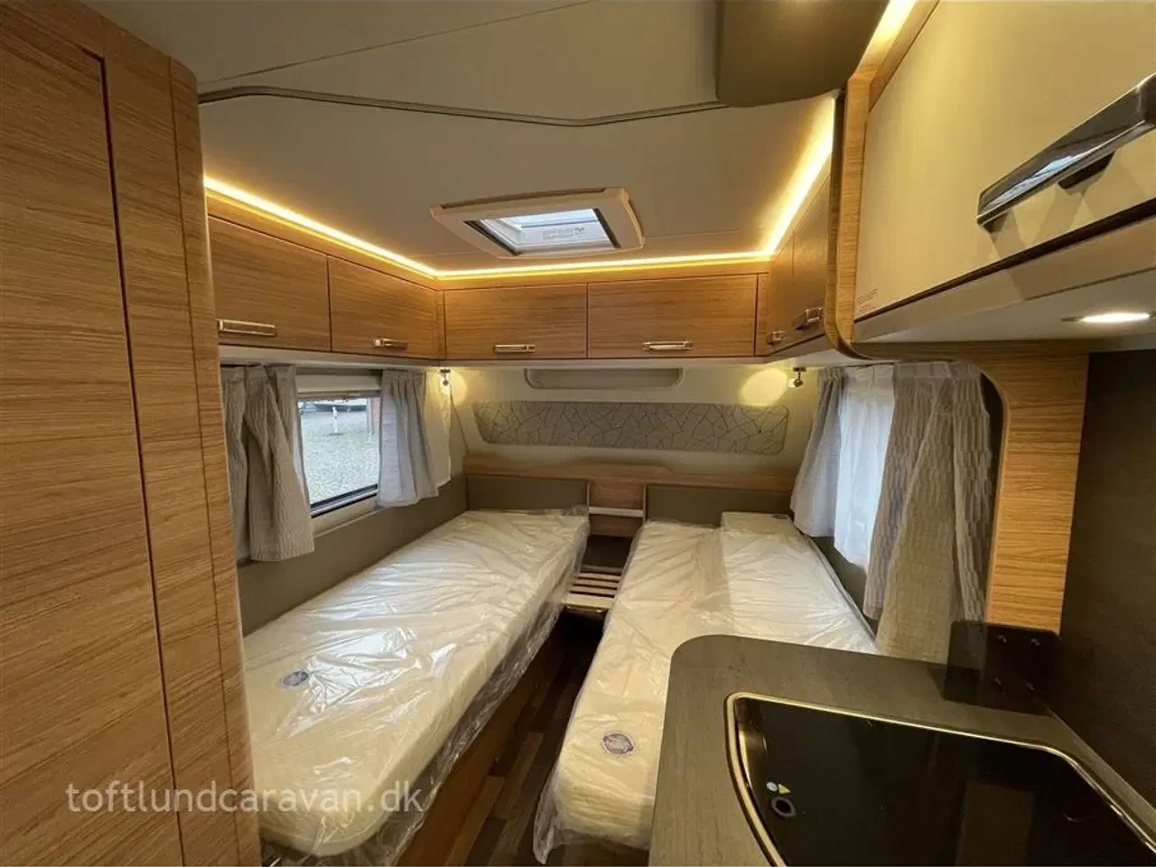 Billede 11 - 2025 - Weinsberg CaraOne 480 EU HOT EDITION   FABRIKSNY HOT 2025 kampagnevogn med masser af udstyr. BYGGET AF KNAUS/ TABBERT, NU PÅ LAGER