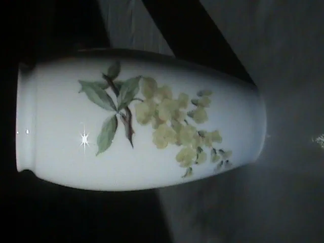 Billede 1 - Bing & Grøndahl vase i porcelæn