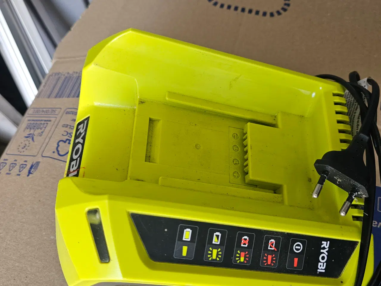 Billede 3 - Ryovi oplader 36v