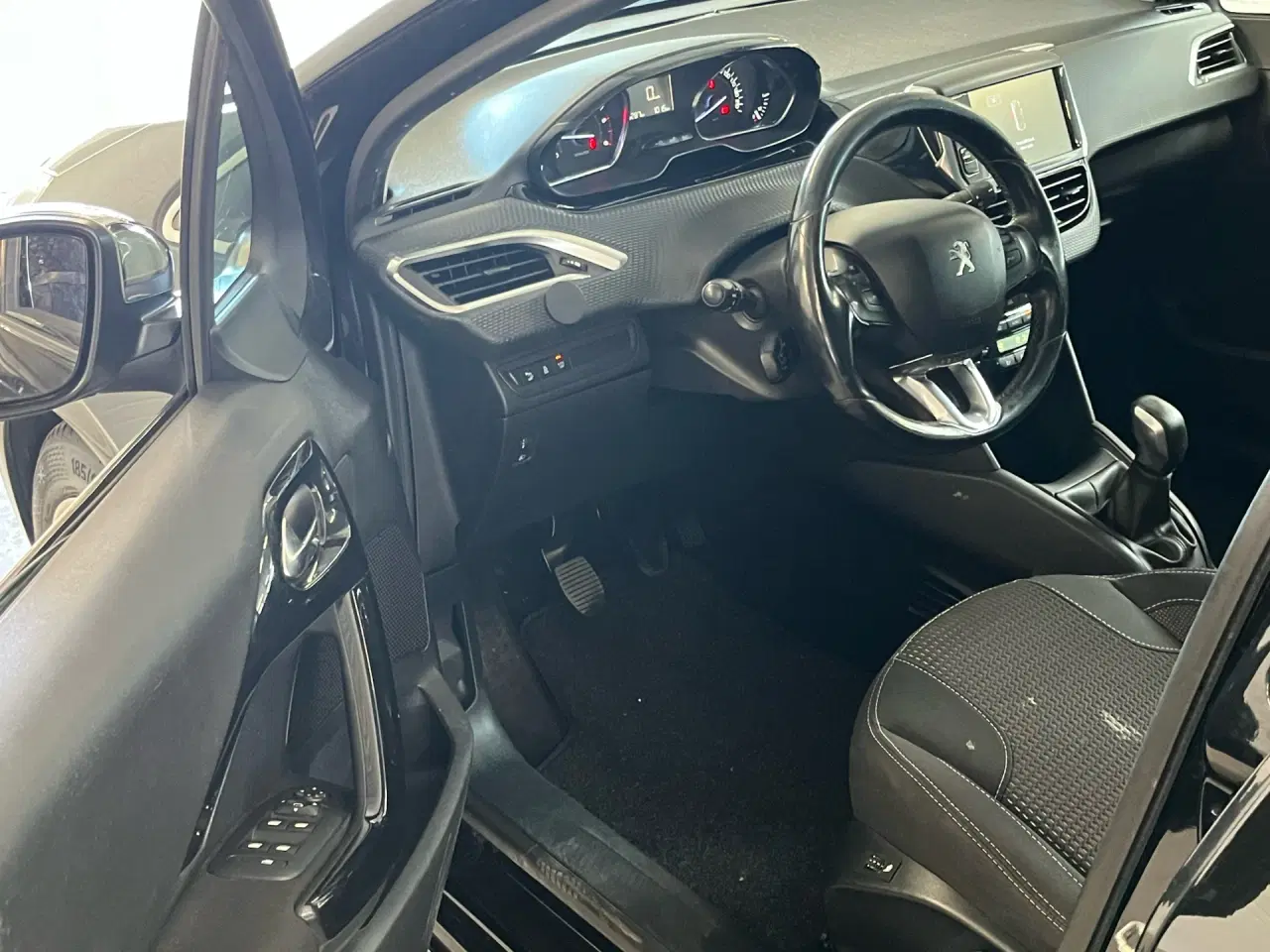 Billede 4 - Peugeot 208 1,6 BlueHDi Desire 100HK 5d