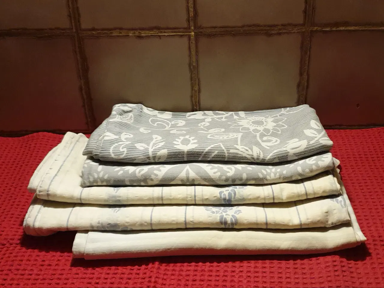 Billede 2 - GRATIS 3 Gæste håndklæder & 5 Pudebetræk se 2 foto