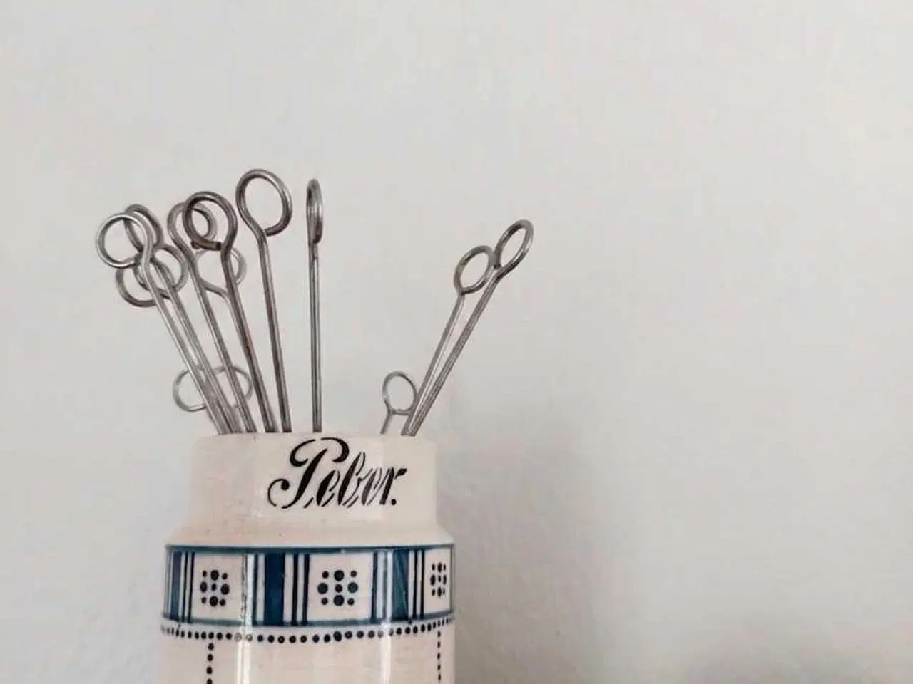 Billede 1 - ​Retro Peberkrukke | Flødefarvet med keramik-låg 