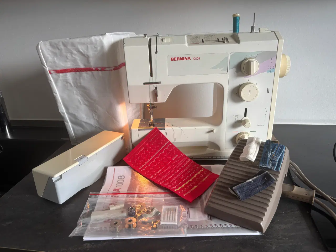 Billede 1 -  Bernina. 1008. symaskine 