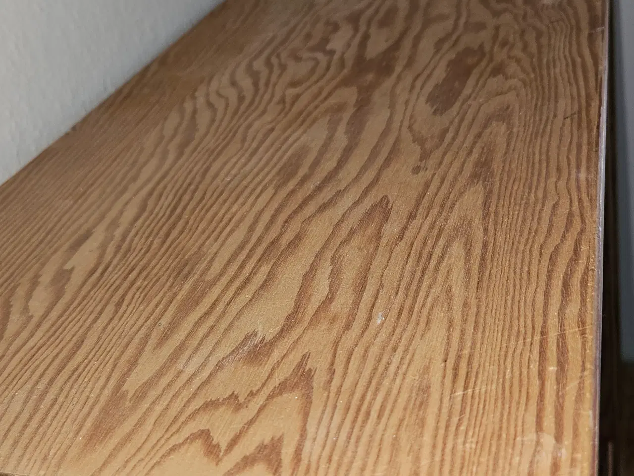 Billede 15 - Blandet landhandel: spejReoler, hvidt service, DVD