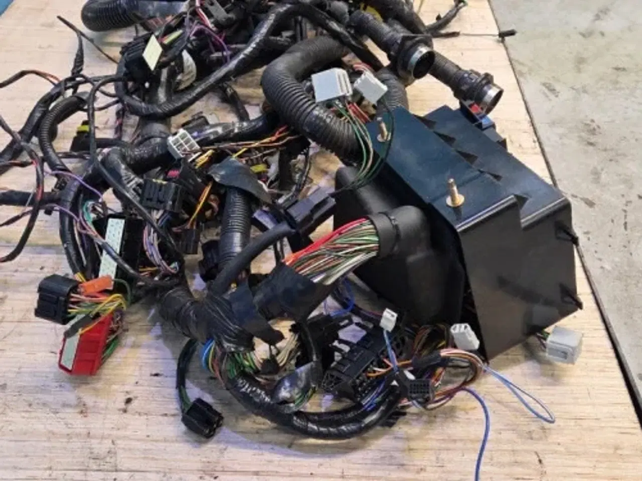 Billede 15 - New Holland TM115 Ledningsnet 82020899