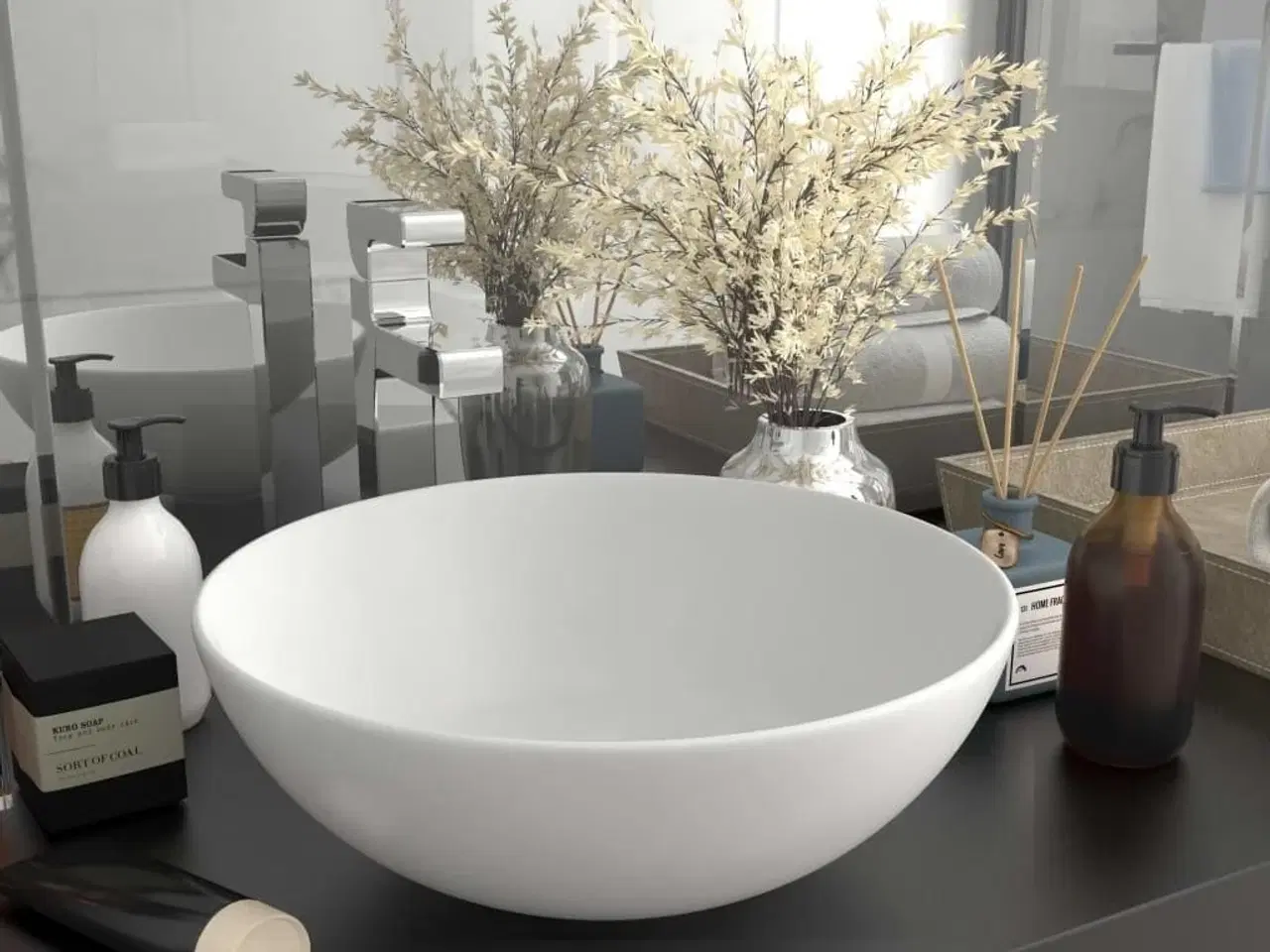 Billede 1 - Keramisk håndvask til badeværelse rund mat hvid