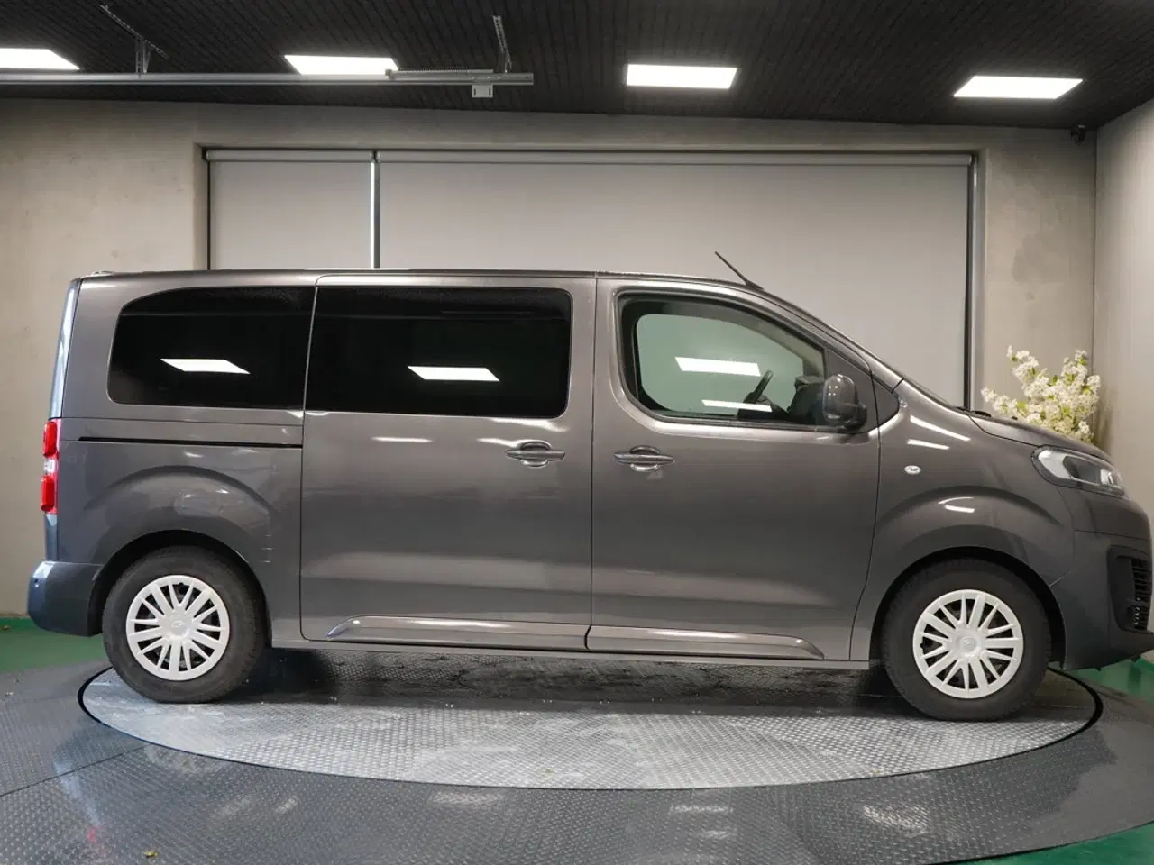 Billede 7 - 8 personers EL-minibus på auktion