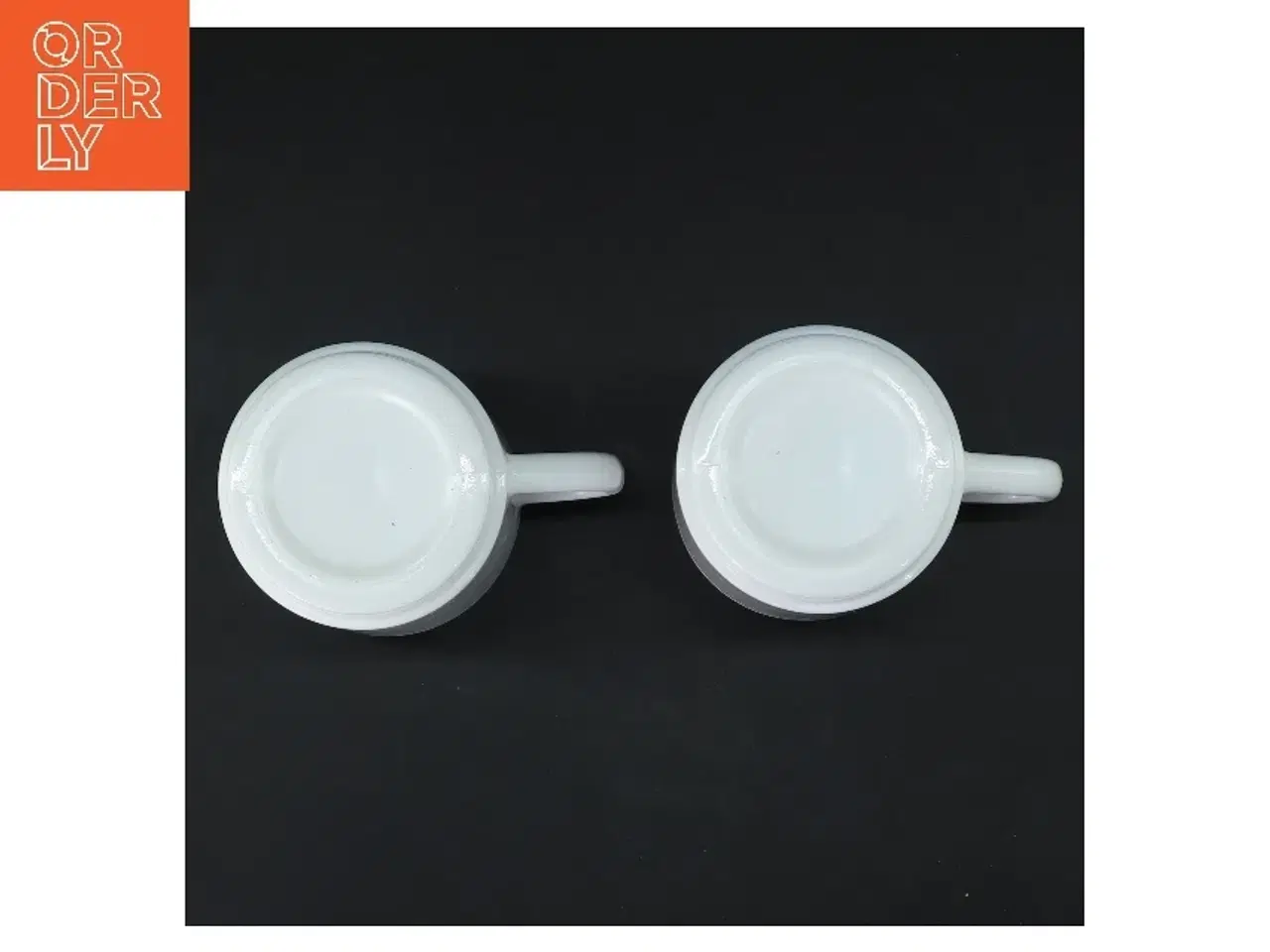 Billede 2 - To hvide keramik krus (str. Ø 8 cm højde 9 cm)