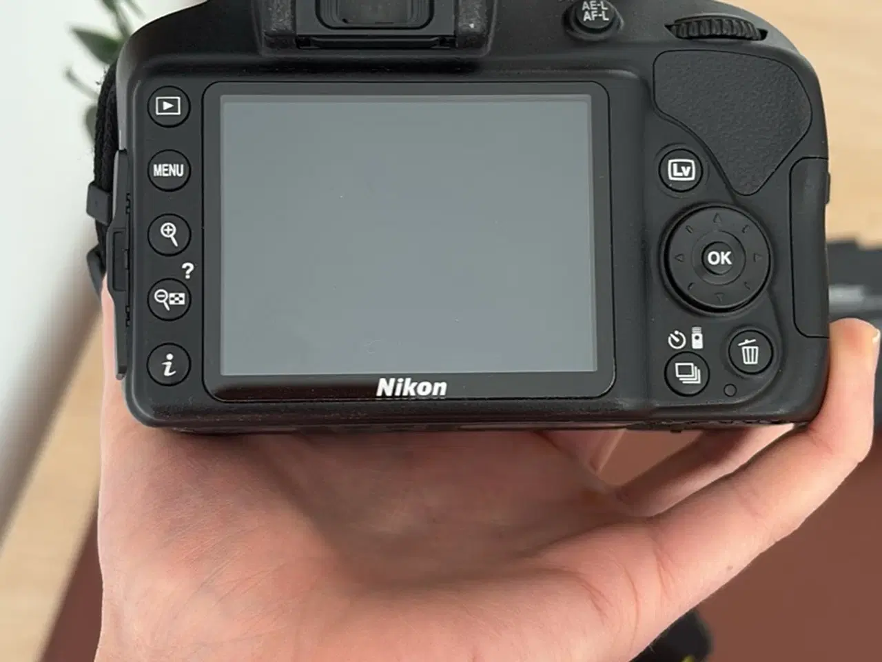Billede 4 - Nikon D3400 DSLR kamera  + taske + oplader