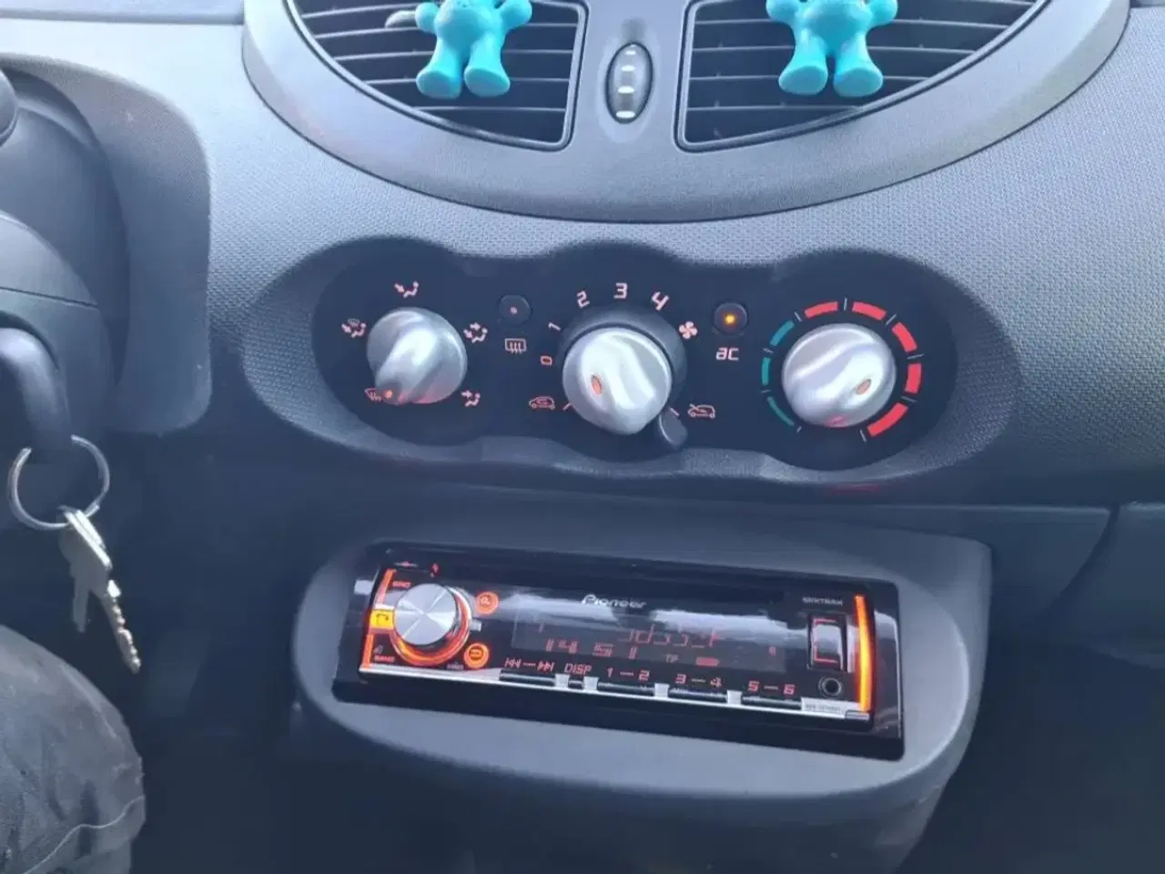 Billede 10 - Velholdt Twingo