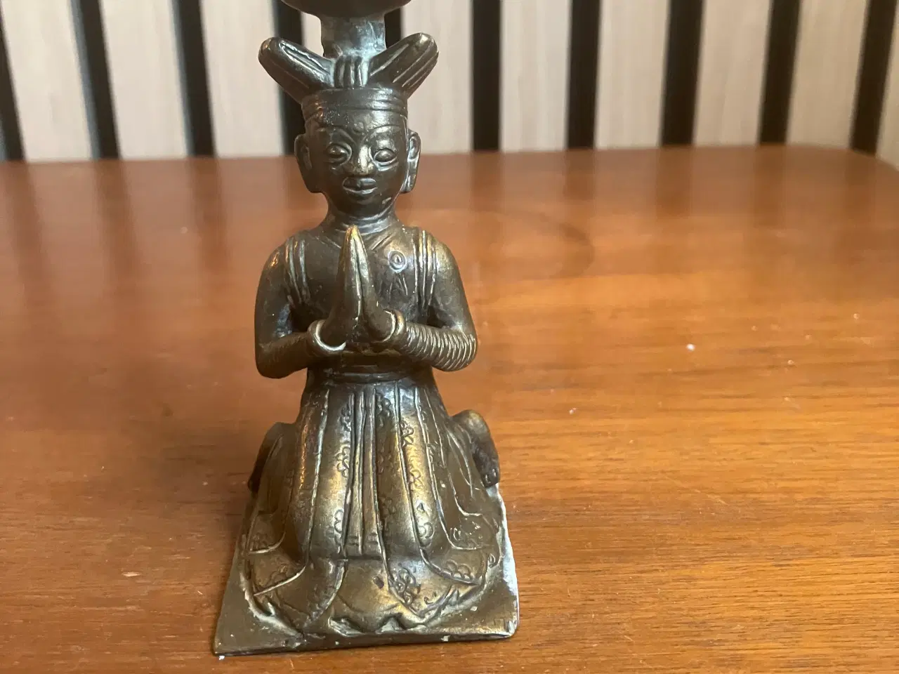 Billede 2 - Antik bedende figur i bronze eller messing legerin