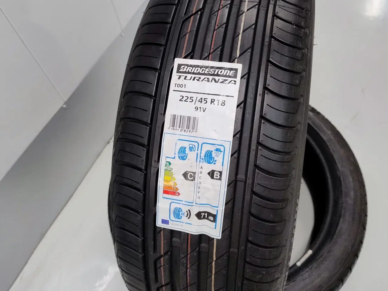 Billede 3 - 18" Bridgestone sommerdæk 