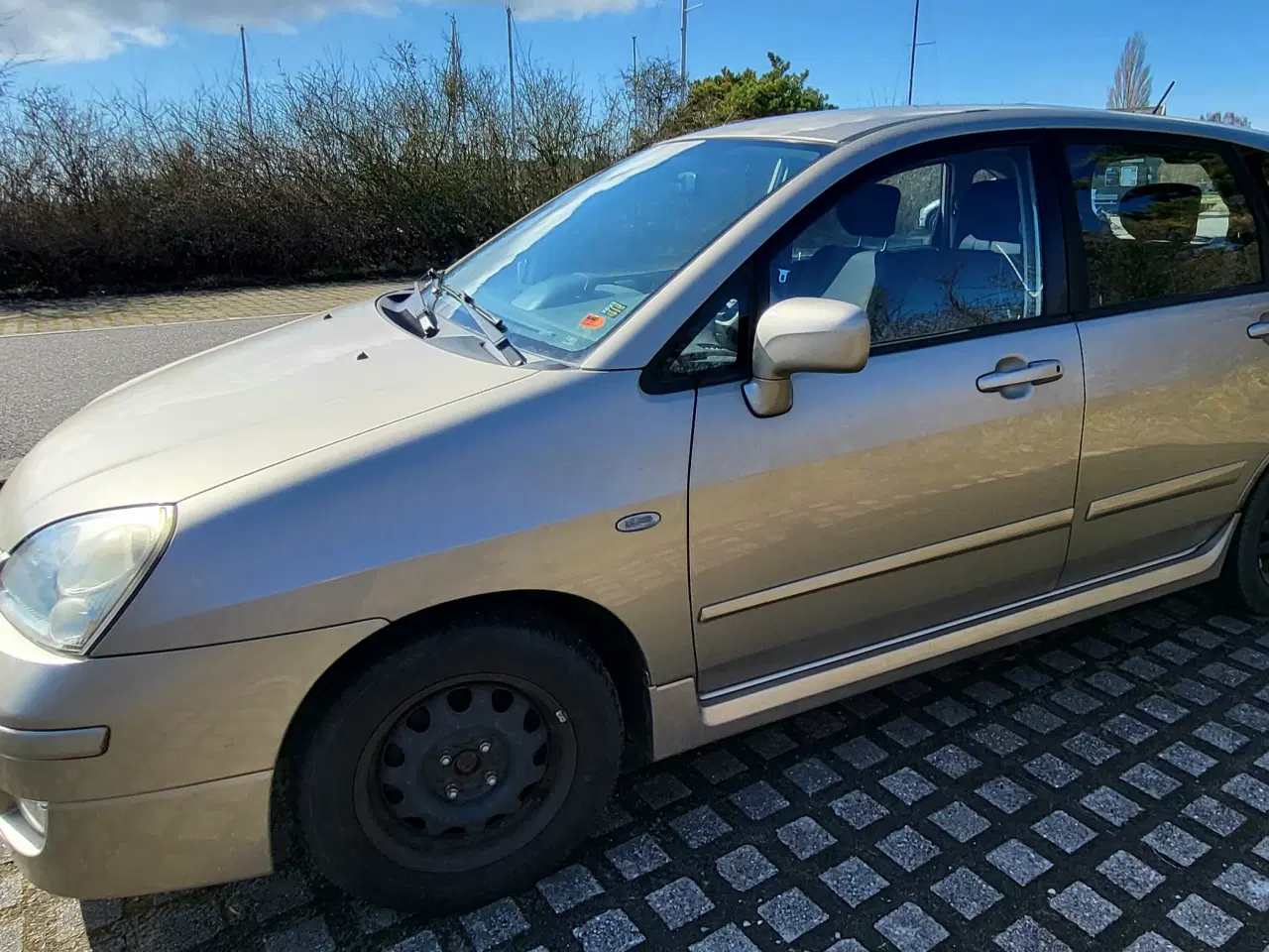 Billede 1 - ​Suzuki Liana 1,6 GLX – Nysynet, velholdt og hunde