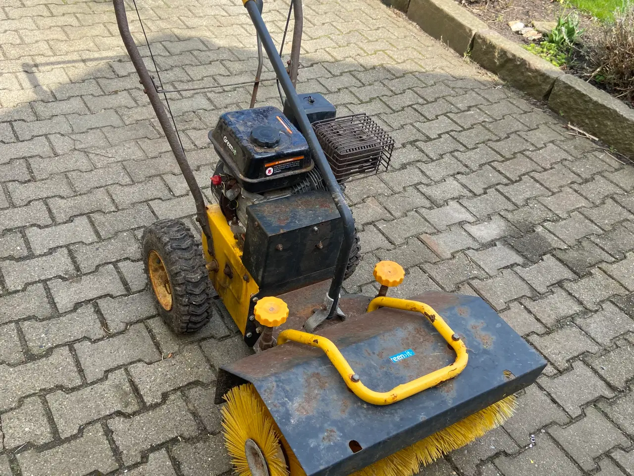 Billede 3 - Fejemaskine sælges