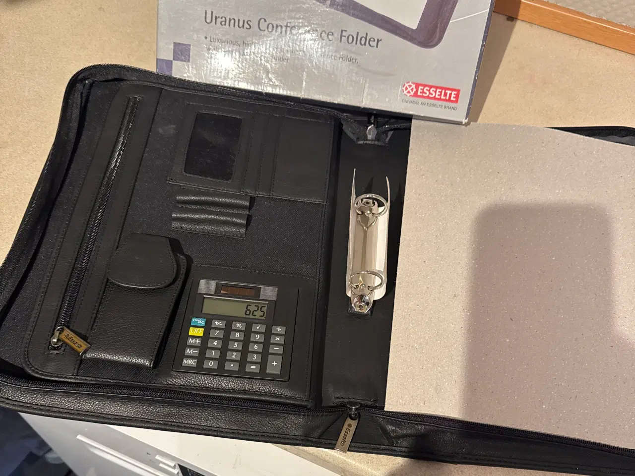 Billede 1 - Konferencen mappe