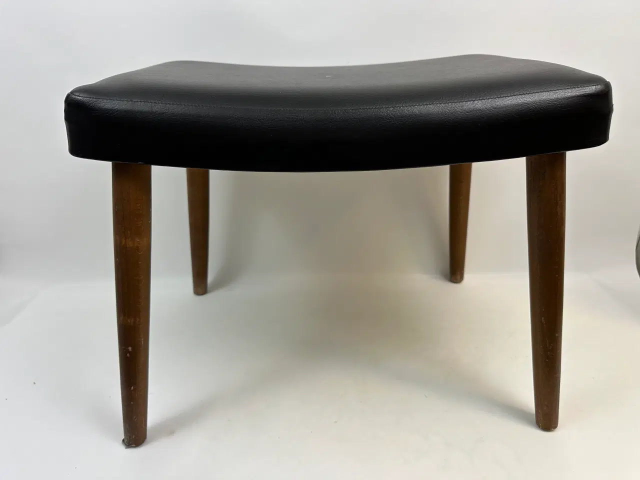 Billede 1 - Retro skammel i teak og sort nappa