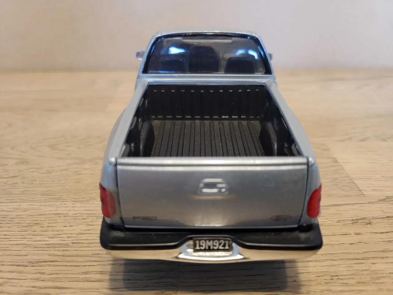 Billede 3 - Modelbil: FORD F-Series 1997.  Skala 1/24.