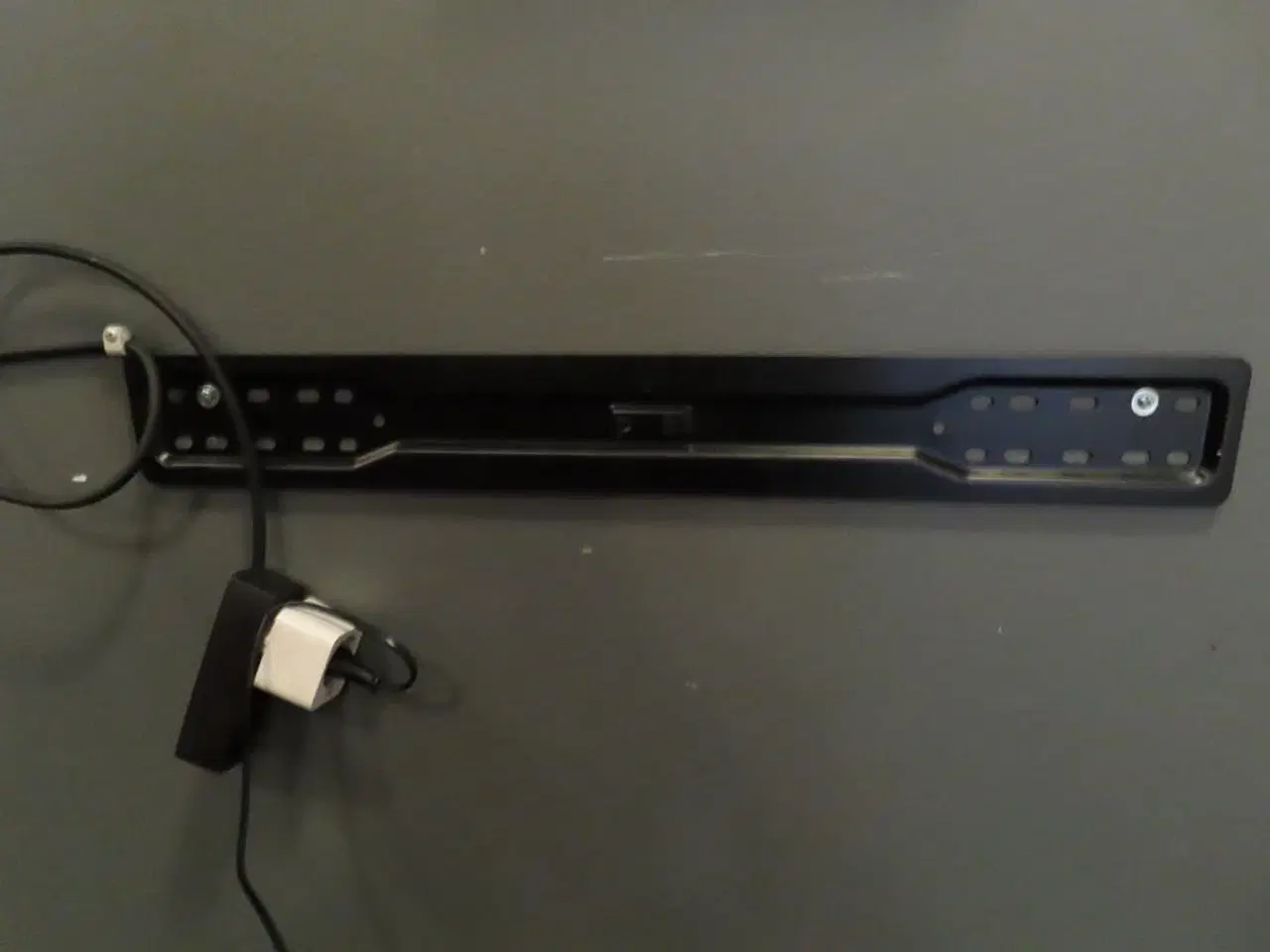 Billede 3 - 48" SMART TV, SHARP AQUOS med fjernbetjening og vægbeslag