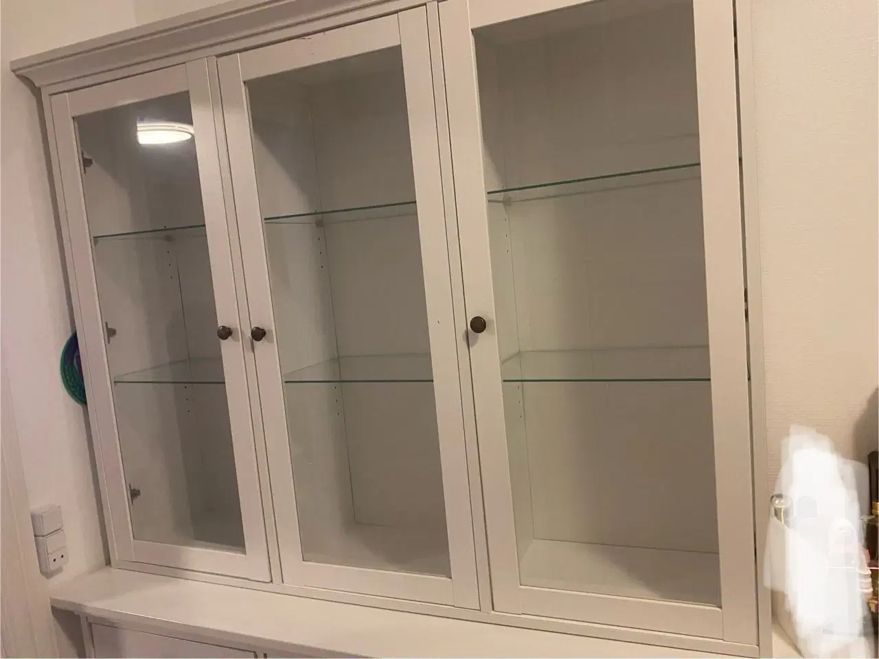 Billede 3 - 2xskænk med vitrineskab 