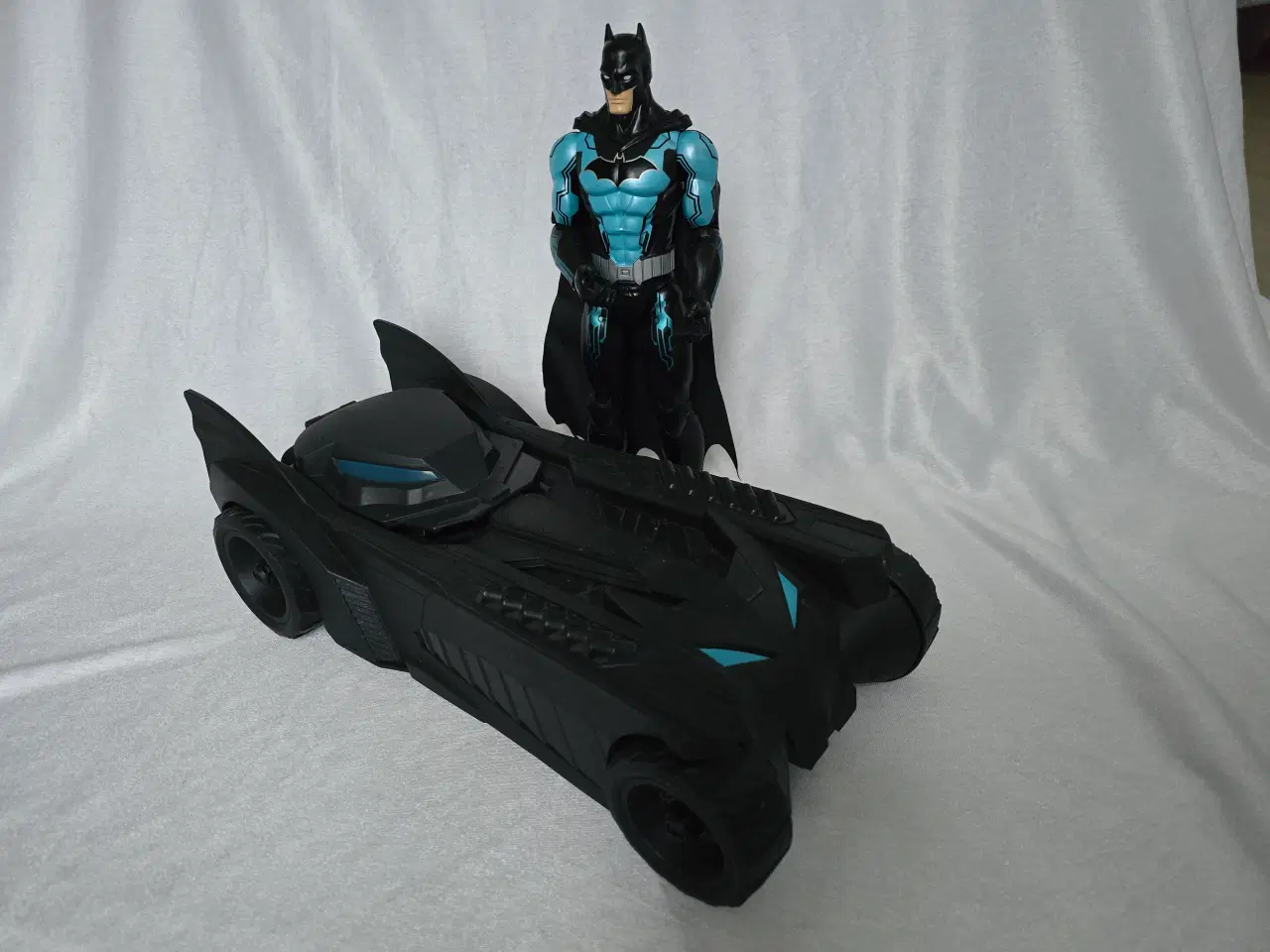 Billede 1 - Stor Batman figur med batmobilen