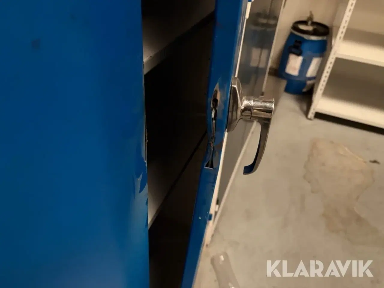 Billede 10 - Værkstedsreoler 3 styk samt 2 styk skabe