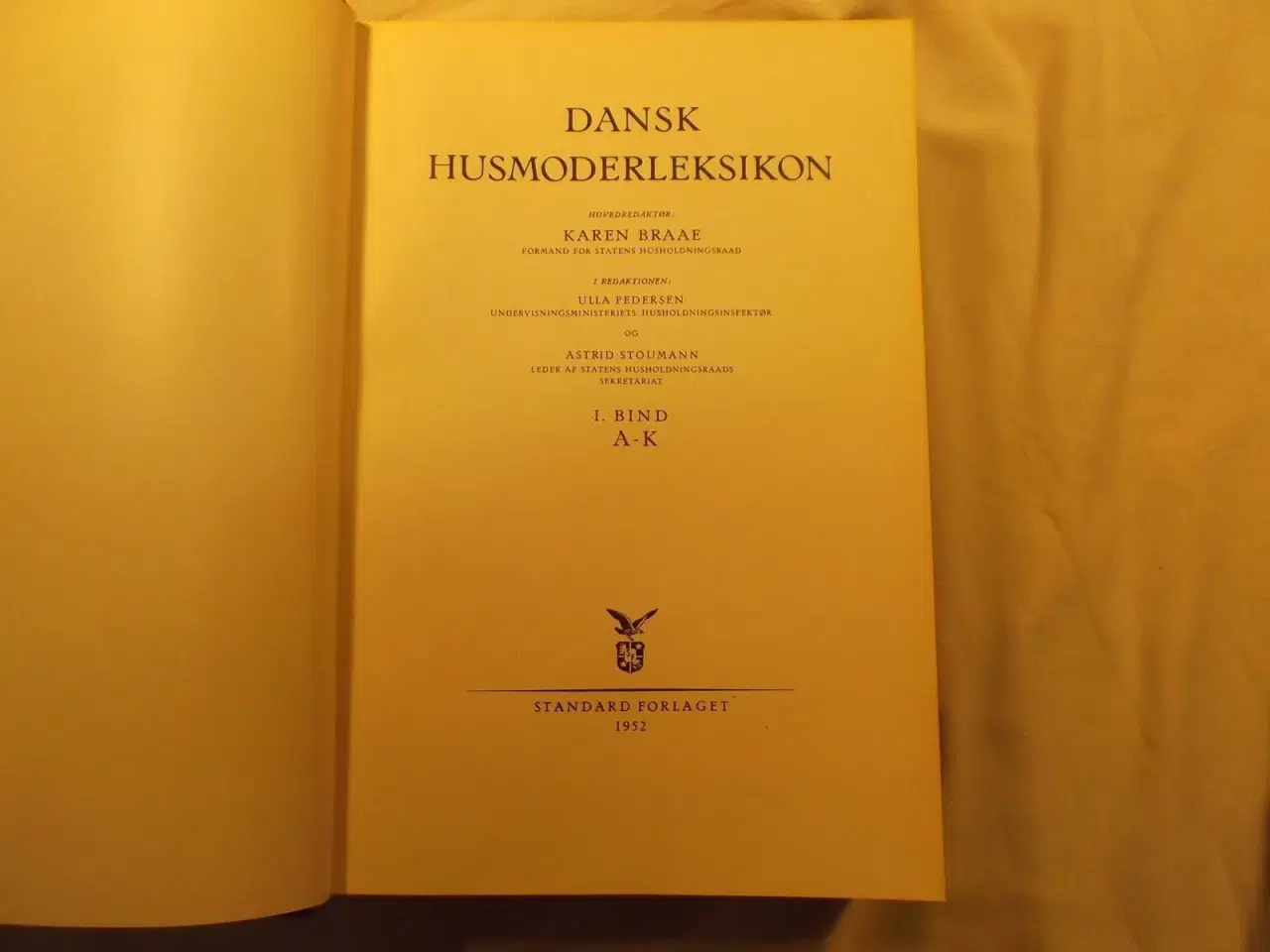 Billede 4 - Dansk Husmoder Leksikon1952 bind1og2