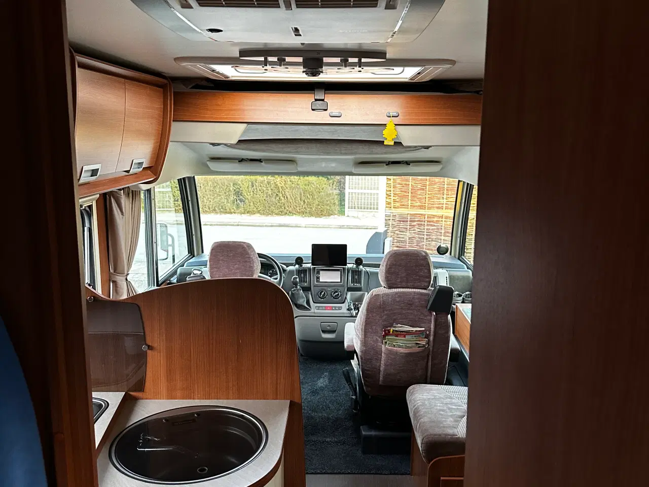 Billede 15 - Velholdt helintegreret ITINEO MB740 autocamper