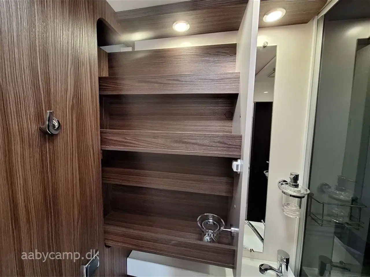 Billede 17 - 2019 - Benimar Tessoro 483   solceller. batteri. markise.duo control. tv. KUN 29,000 km.