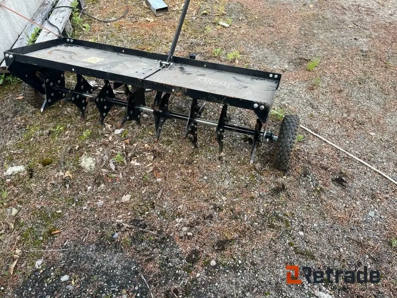 Billede 2 - - - - Græsplænelufter til Plænetraktor