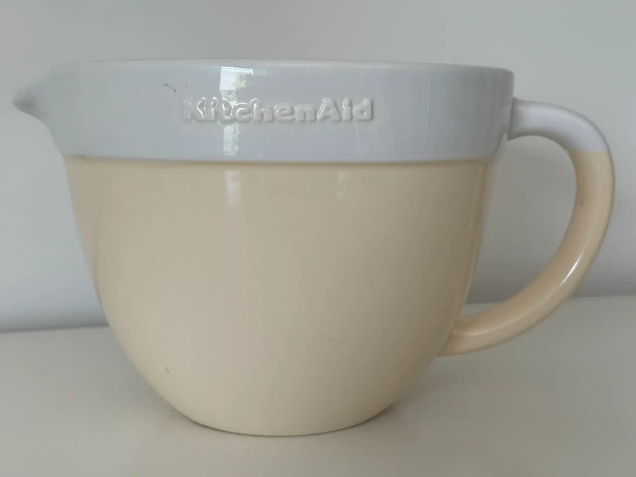 Billede 1 - Cremefarvet Kitchenaid skål m. hank.