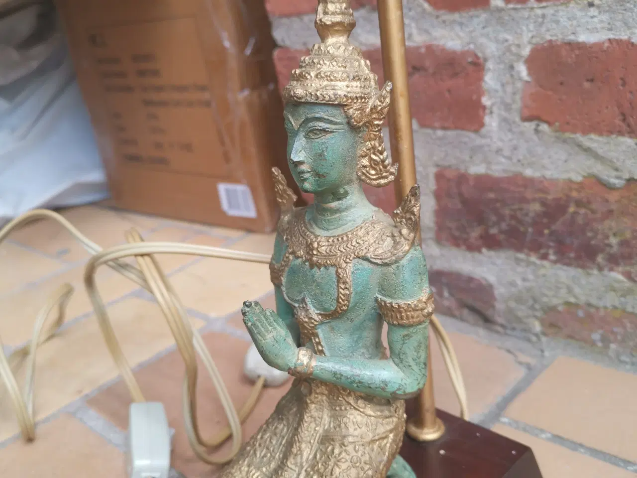 Billede 2 - Bordlampe med en Buddha GAMMEL