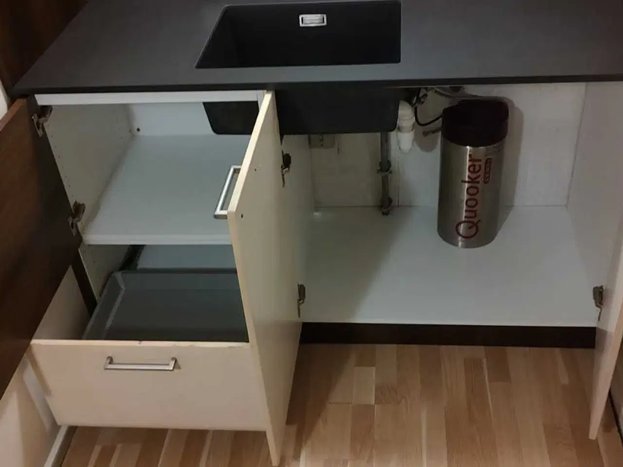 Billede 7 - Køkken/annex/bar